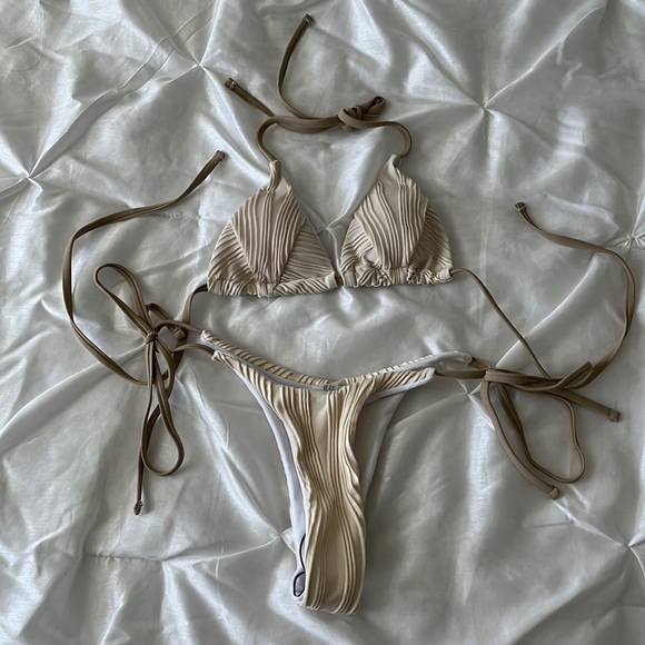 Shein Textured Triangle Tie Side Bikini - Picture 4 of 5